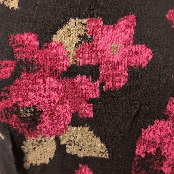 Sweater - Picture 2 of 8